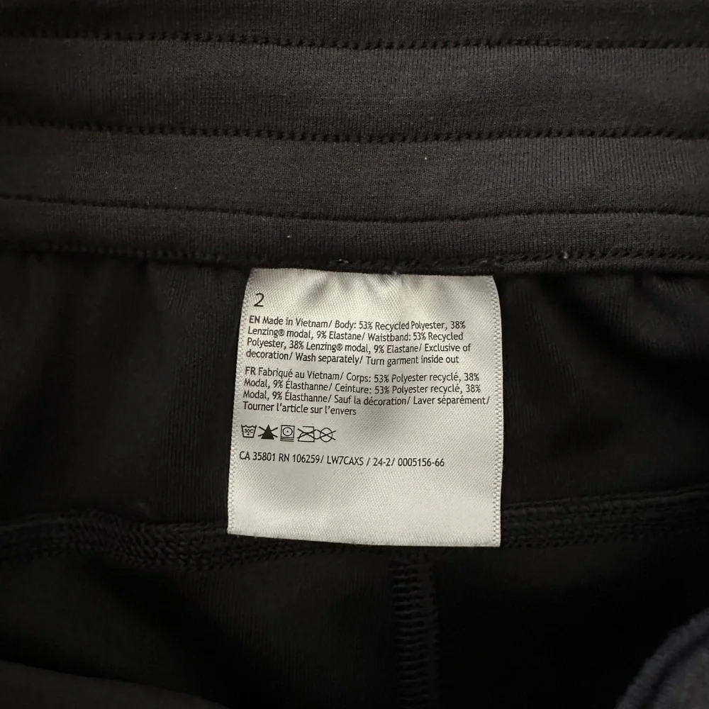 LIKE NEW Lululemon Softstreme High-Rise Short 4